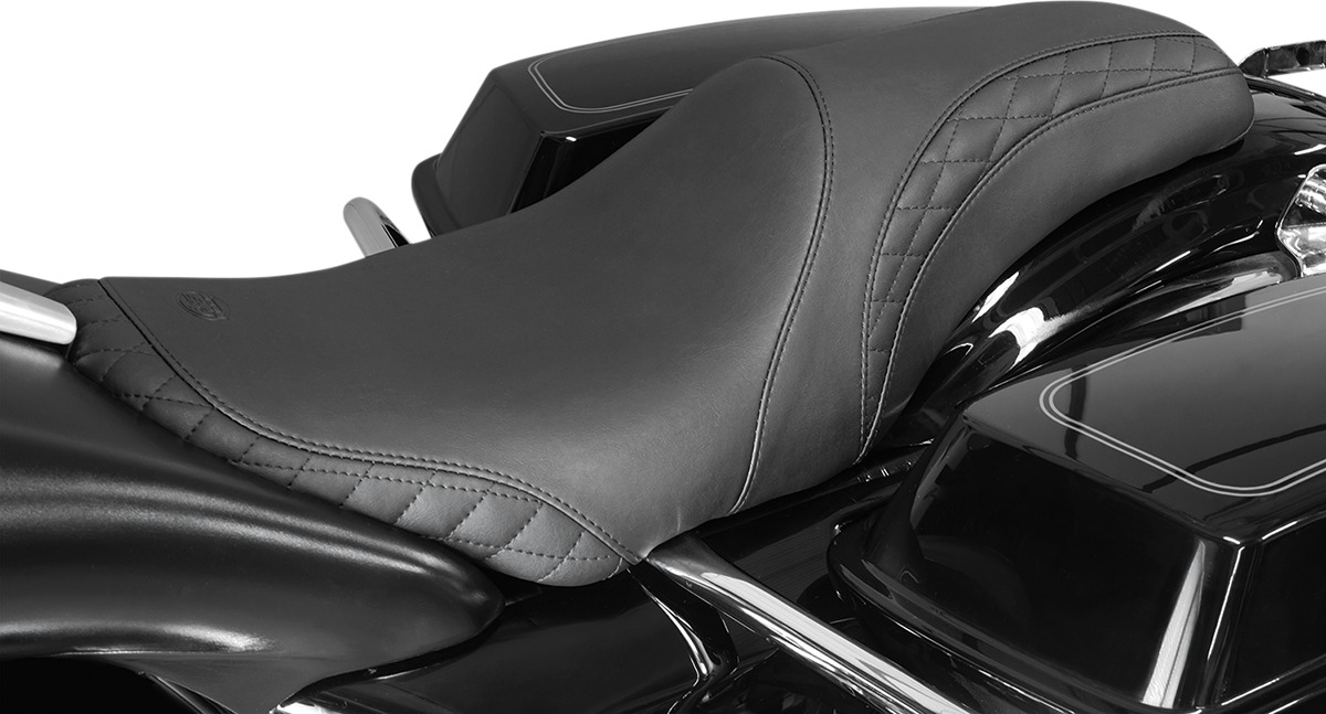 Tripper Fastback Diamond-Outer 2-Up Seat Low - For 08-20 FLH FLT w/Razorback - Click Image to Close