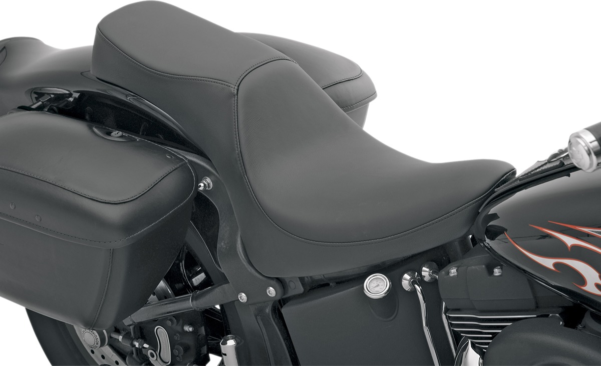 Predator Smooth Leather 2-Up Seat Black Low 1" - For 00-17 HD Softail - Click Image to Close