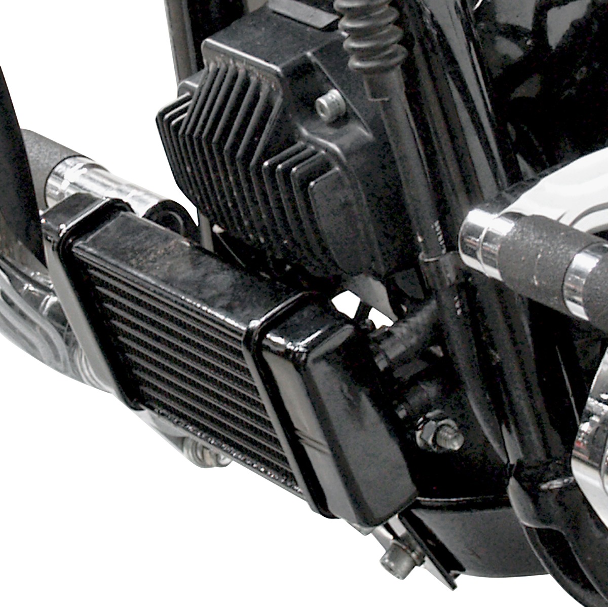 Horizontal Low Mount 10-Row Oil Cooler - Black - For 91-17 Harley Dyna - Click Image to Close