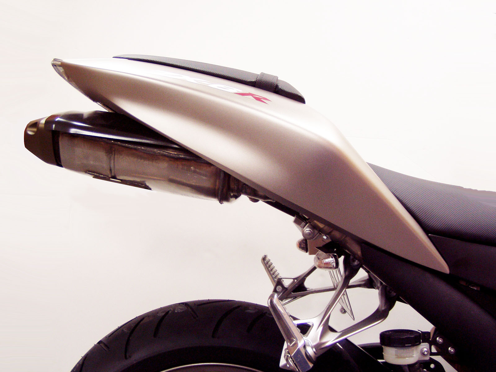 LTD Fender Eliminator - for Kawasaki ZX6R, RR, & 636 w/ Aftermarket Exhaust - Click Image to Close