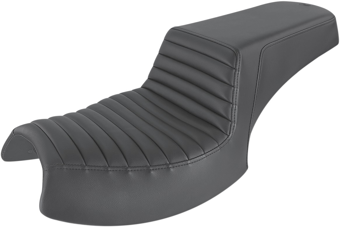 Step-Up Tuck and Roll 2-Up Seat - Black - For 20-24 Indian Challenger - Click Image to Close