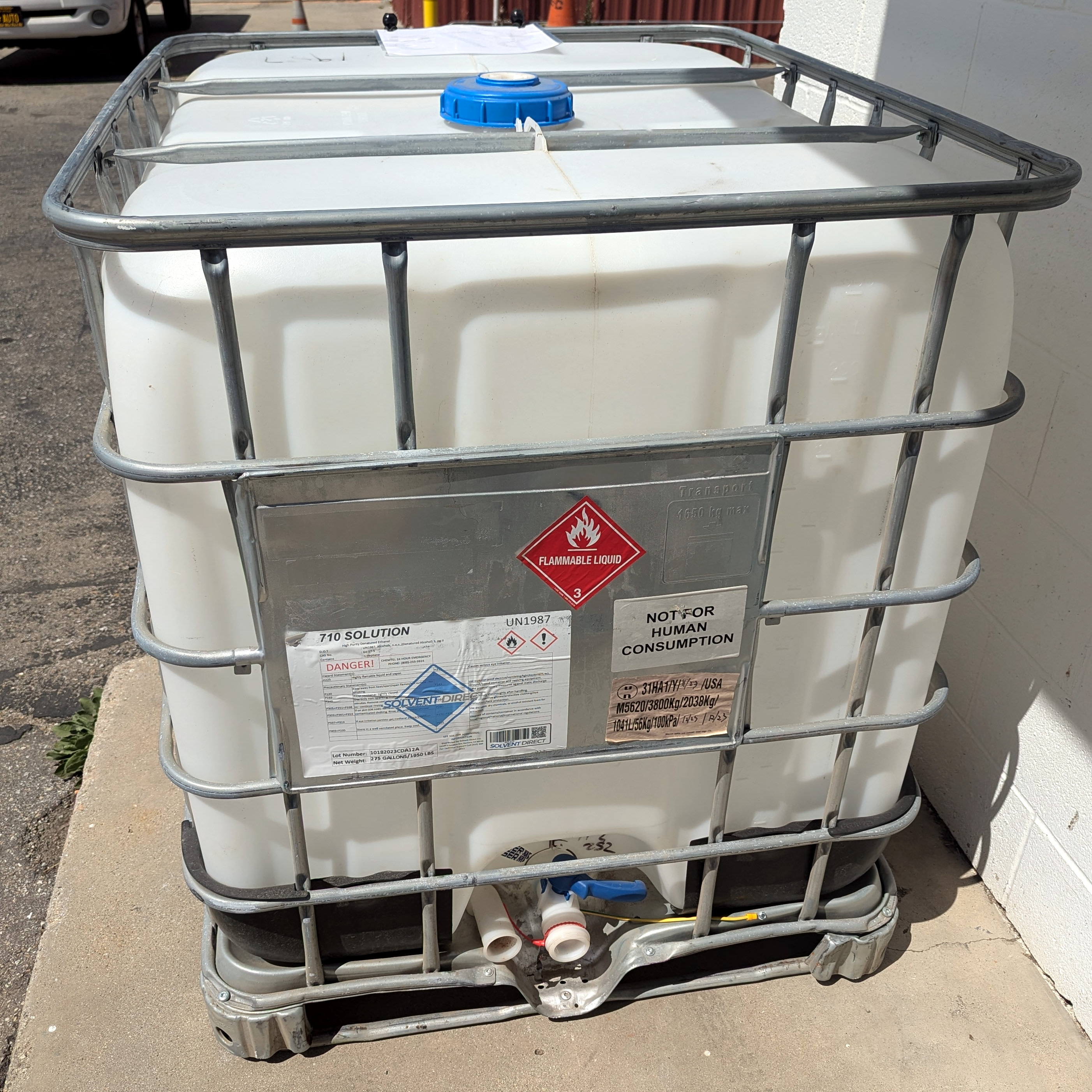 USED 275 Gallon IBC Tote / Fluid Container - Click Image to Close