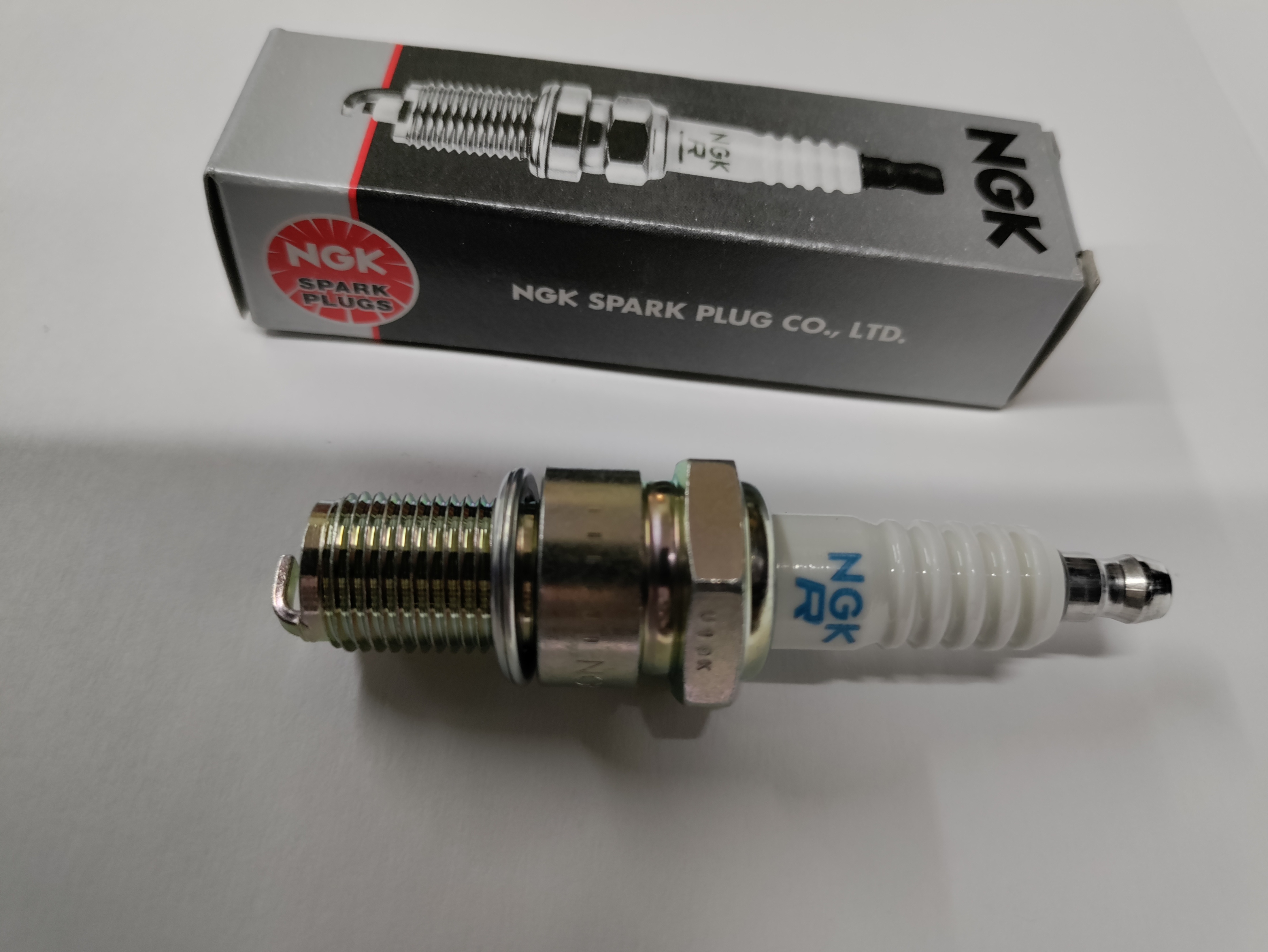 Spark Plug #4922/04 - Click Image to Close