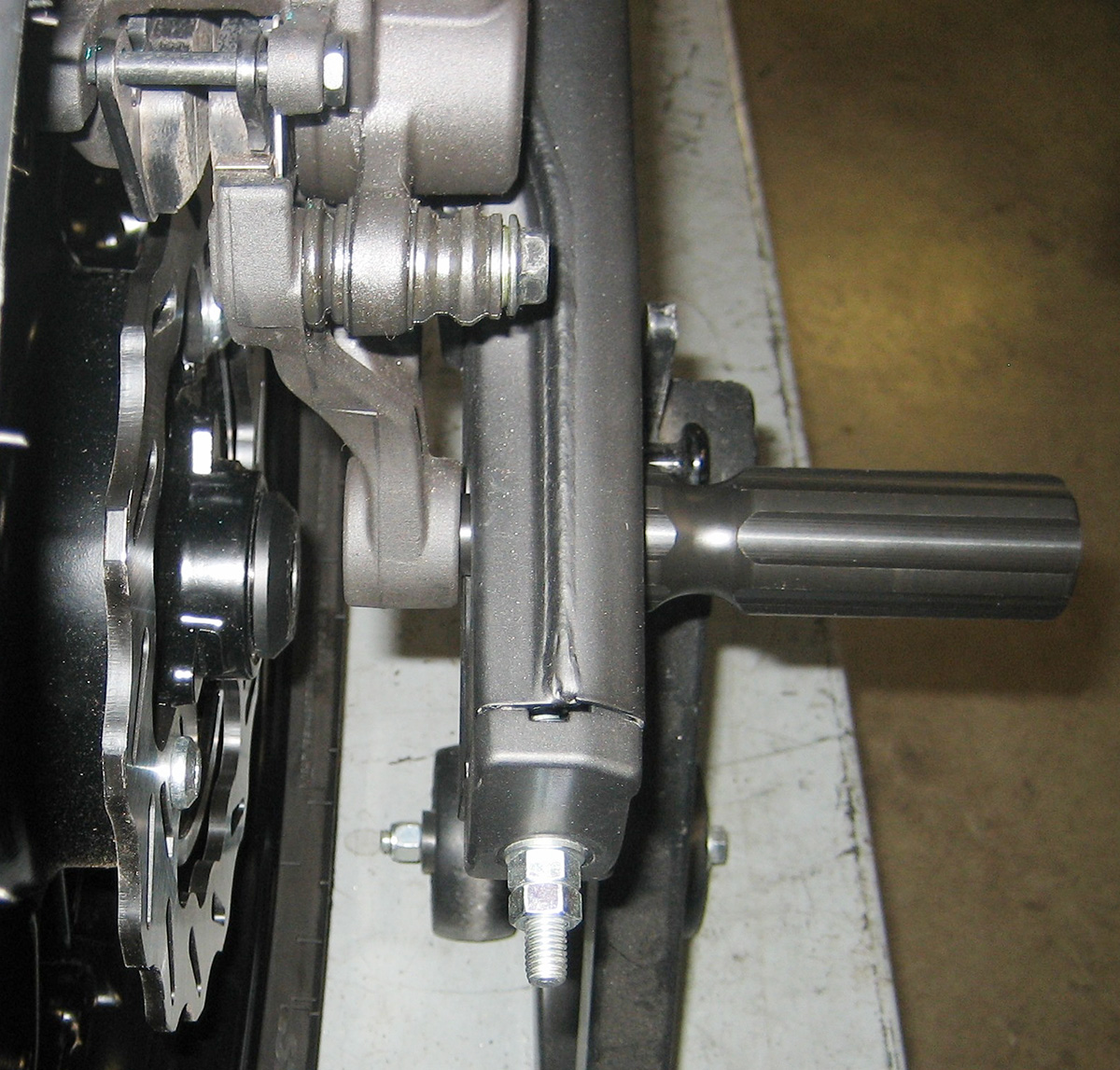 Yamaha R3 Axle Tool - Click Image to Close