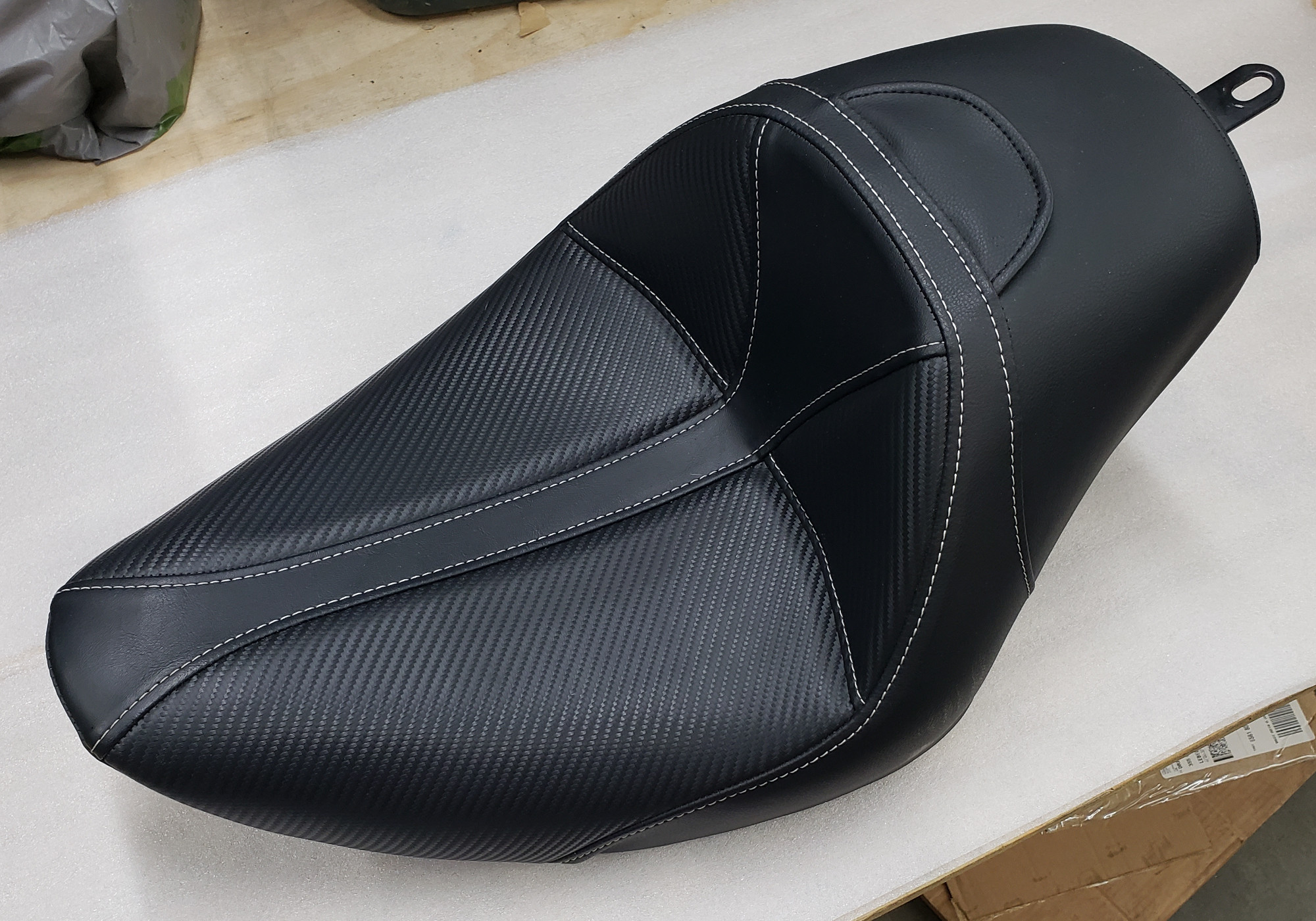 Dominator Stitched Solo Seat Black Gel *SD* - For Harley Softail - Click Image to Close