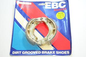 Grooved Organic Brake Shoes - Yamaha