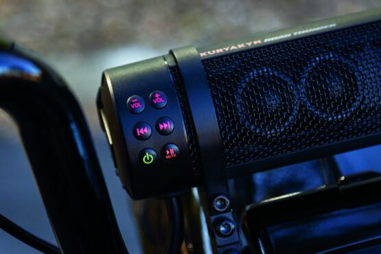 Kuryakyn Road Thunder Plus Sound Bar Satin Black - Image 2