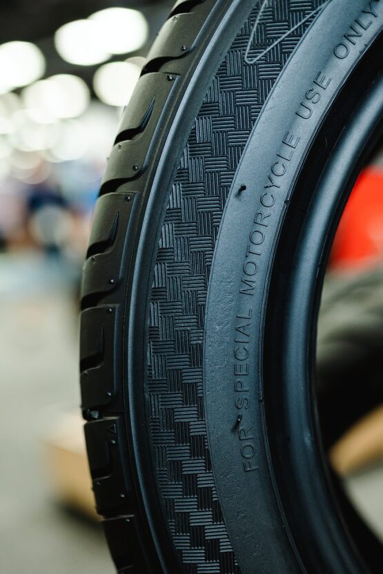 Kenda Kanine KR20 Rear Tire 225/50R15 For Can-Am Spyder - Image 2