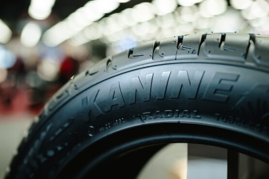 Kenda Kanine KR20 Rear Tire 225/50R15 For Can-Am Spyder - Image 3