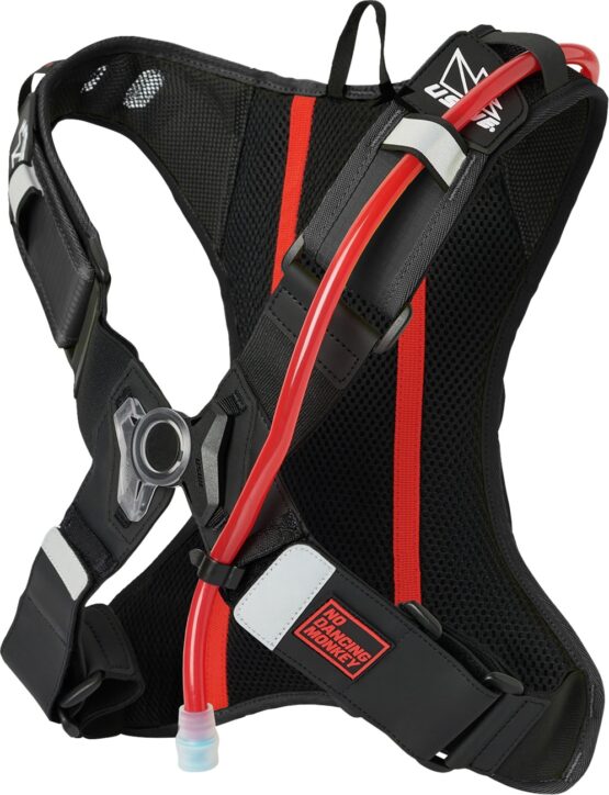 USWE Outlander 2L Hydration Pack Black - Image 2