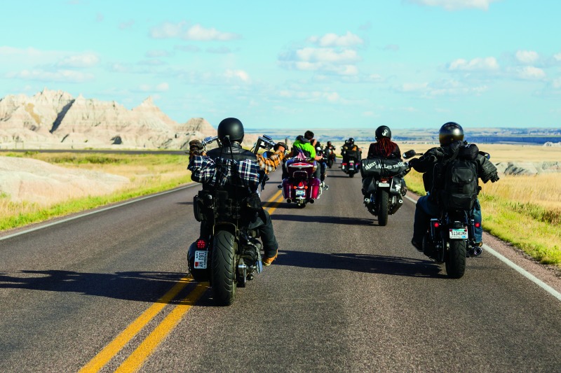 Kuryakyn Momentum Vagabond Motorcycle Storage Bag - Image 3