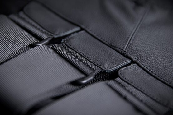 D30 Leather Vest - Black Men's S/M - Image 5