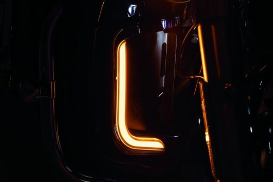 Kuryakyn Tracer LED Fairing Lower Accents Chrome - Image 4