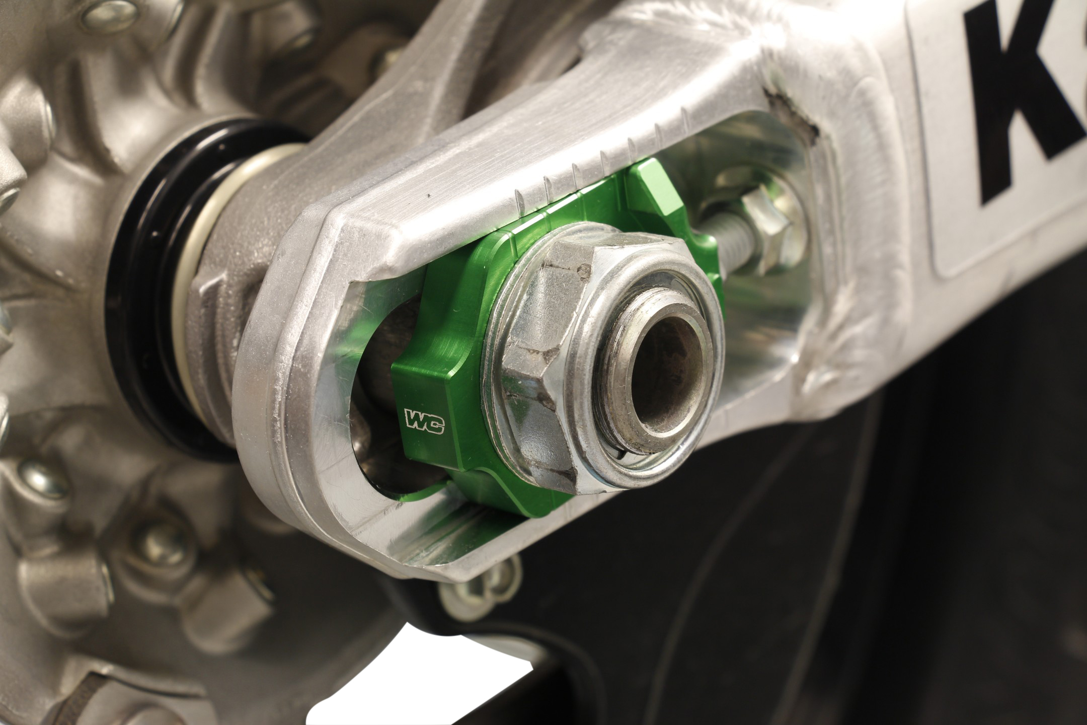 Works Connection Elite Axle Blocks Green Kawasaki Suzuki - Image 3