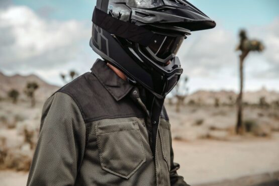 ICON Airflite Helmet Peak Visor Black One Size - Image 3