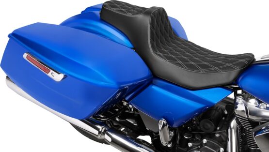 Drag Specialties Predator III 2-Up Seat Silver Double Diamond FLH/FLT 23-24 - Image 2