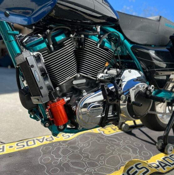 UltraCool Naked Oil Cooler Kit Black For Harley M8 Softail Touring Trike - Image 4