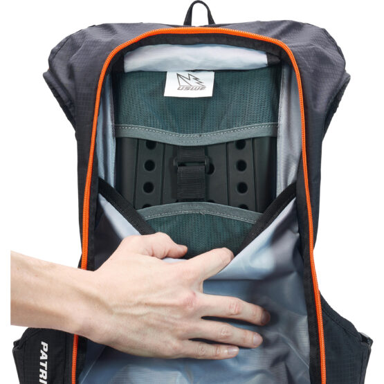 USWE Patriot 15 MTB Protector Pack Orange/Black 15L - Image 4