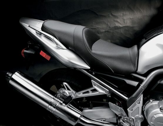 Sargent World Sport 2-Up Seat CarbonFX Black Fits Yamaha FZ1 - Image 4