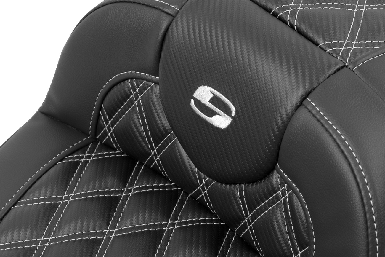 Saddlemen Roadsofa Extended Reach Seat w/Backrest Lattice Silver FLTR/FLHX 23-24 - Image 4