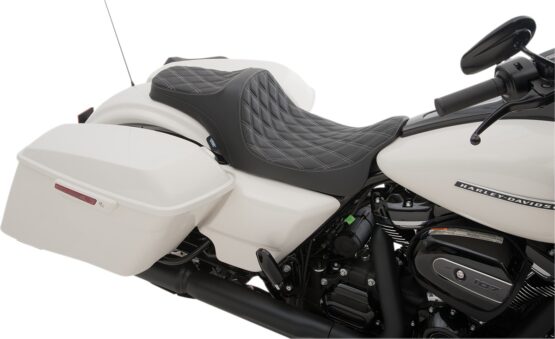 Drag Specialties Predator III Seat Black/Silver For Harley Touring - Image 2