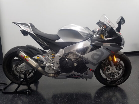 Graves 3/4 Slip On Exhaust Titanium Silver Fits Aprilia RSV4 - Image 2