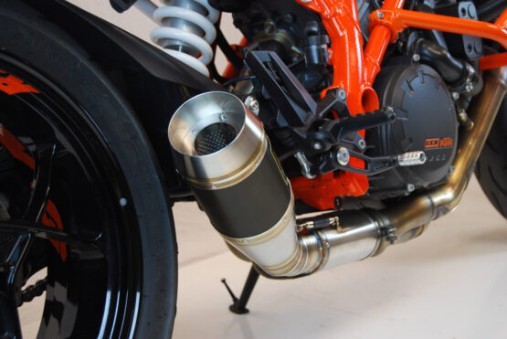 Black Center GP Slip On Exhaust - Image 2