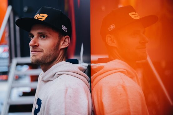 100% BB33 Hat Black & Fluo Orange - Image 3