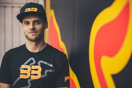 100% BB33 Hat Black & Fluo Orange - Image 4