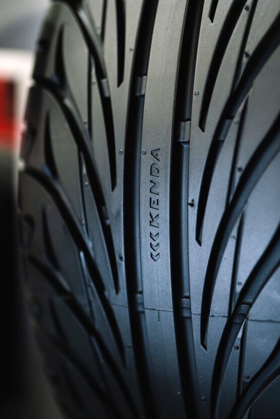 Kenda Kanine KR20 Rear Tire 225/50R15 For Can-Am Spyder - Image 4