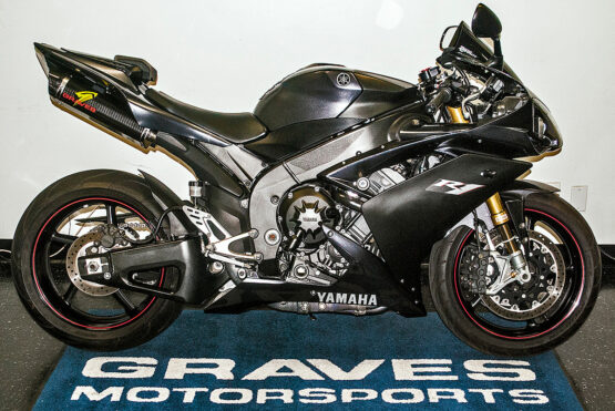 Carbon Fiber Dual Slip On Exhaust - Image 2