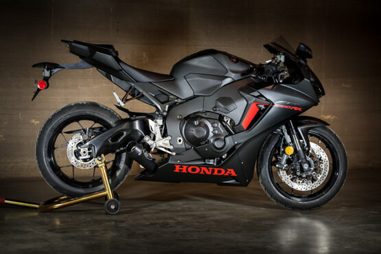 Black GP Slip On Exhaust - Image 3