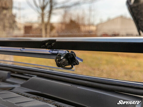 Scratch-Resistant Flip-Vented Full Windshield - Image 5